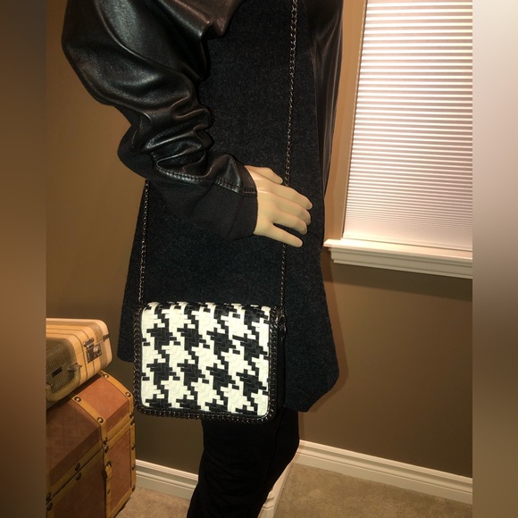 Madison West Houndstooth Cross Body Clutch Purse Black and White - Picture 2 of 6